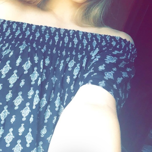 Off the shoulder top - Picture 3 of 3